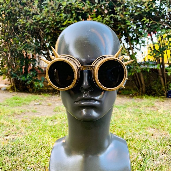 Steampunk Gold Black Goggles with Dark Lens Halloween Party Costume Eyewear - Picture 1 of 3
